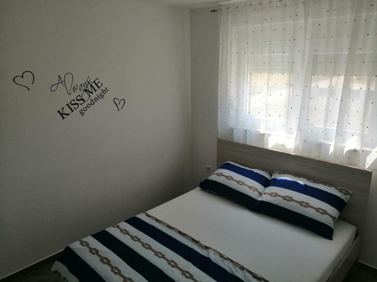 Apartments Venerea 宁 外观 照片